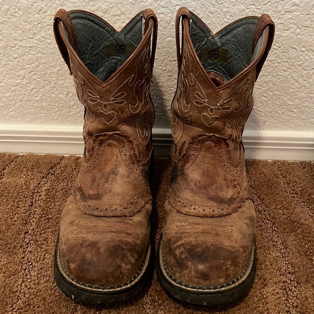 Ariat boot, used but still has lots of wear left